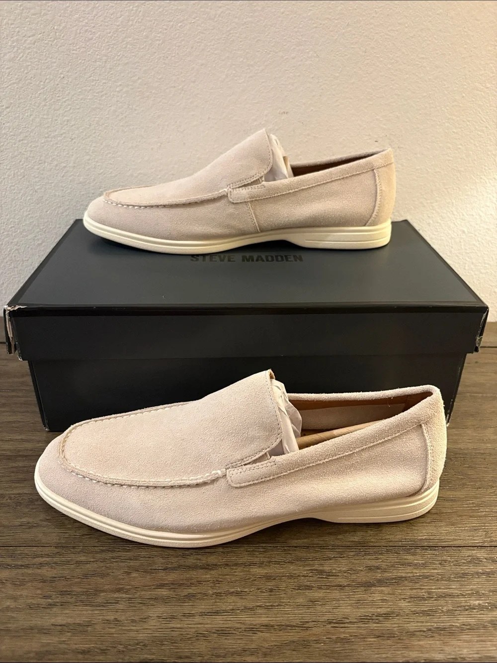 NIB [Steve Madden] Linux Slip-On Loafer Shoes Beige Suede Men’s Multiple Sizes